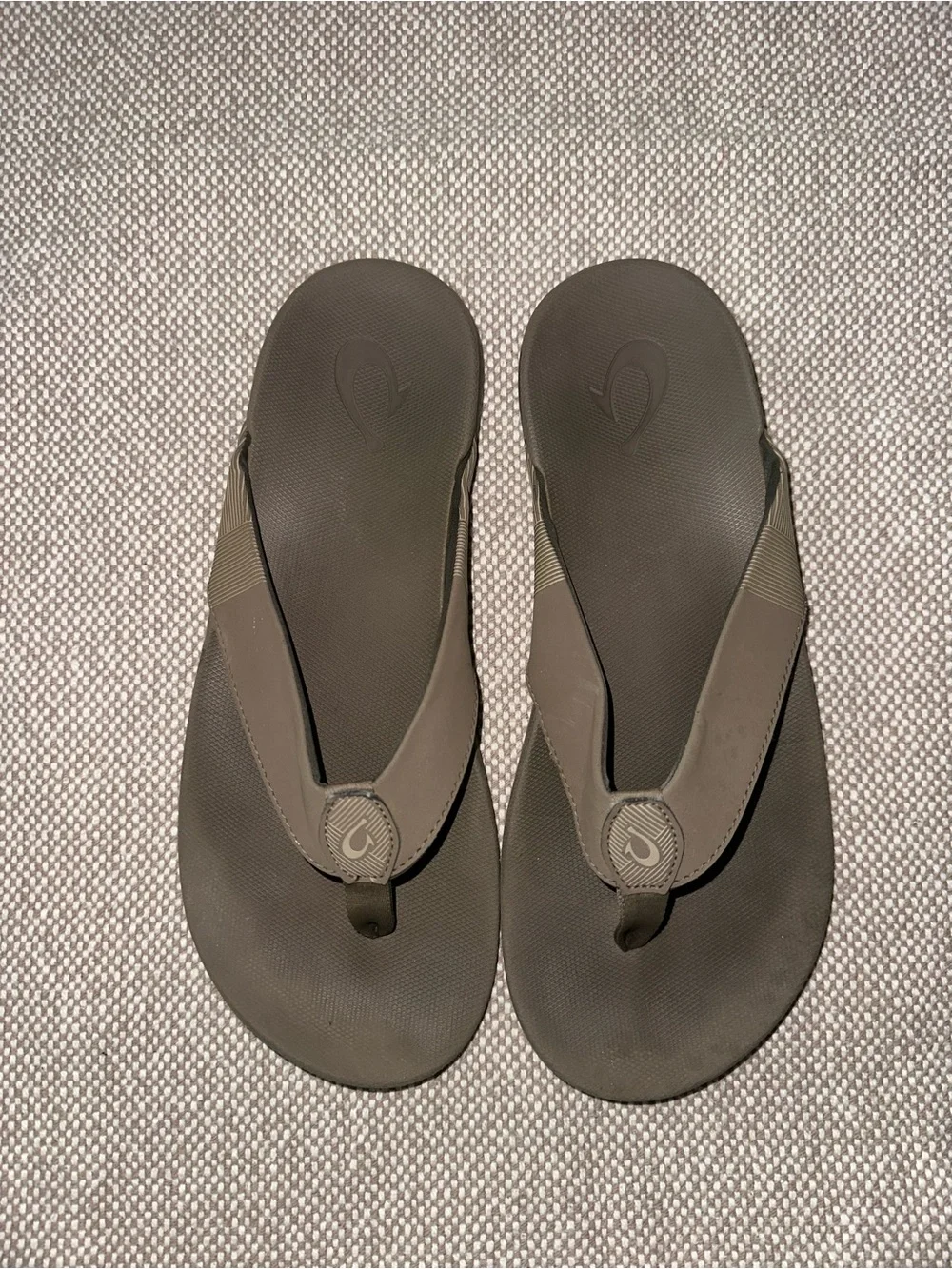 OluKai Olive Flip Flops for Men - Dark Green Thong Sandals